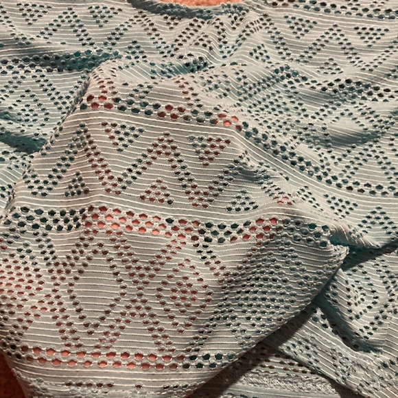 Tiffany blue color crop top - Picture 2 of 4